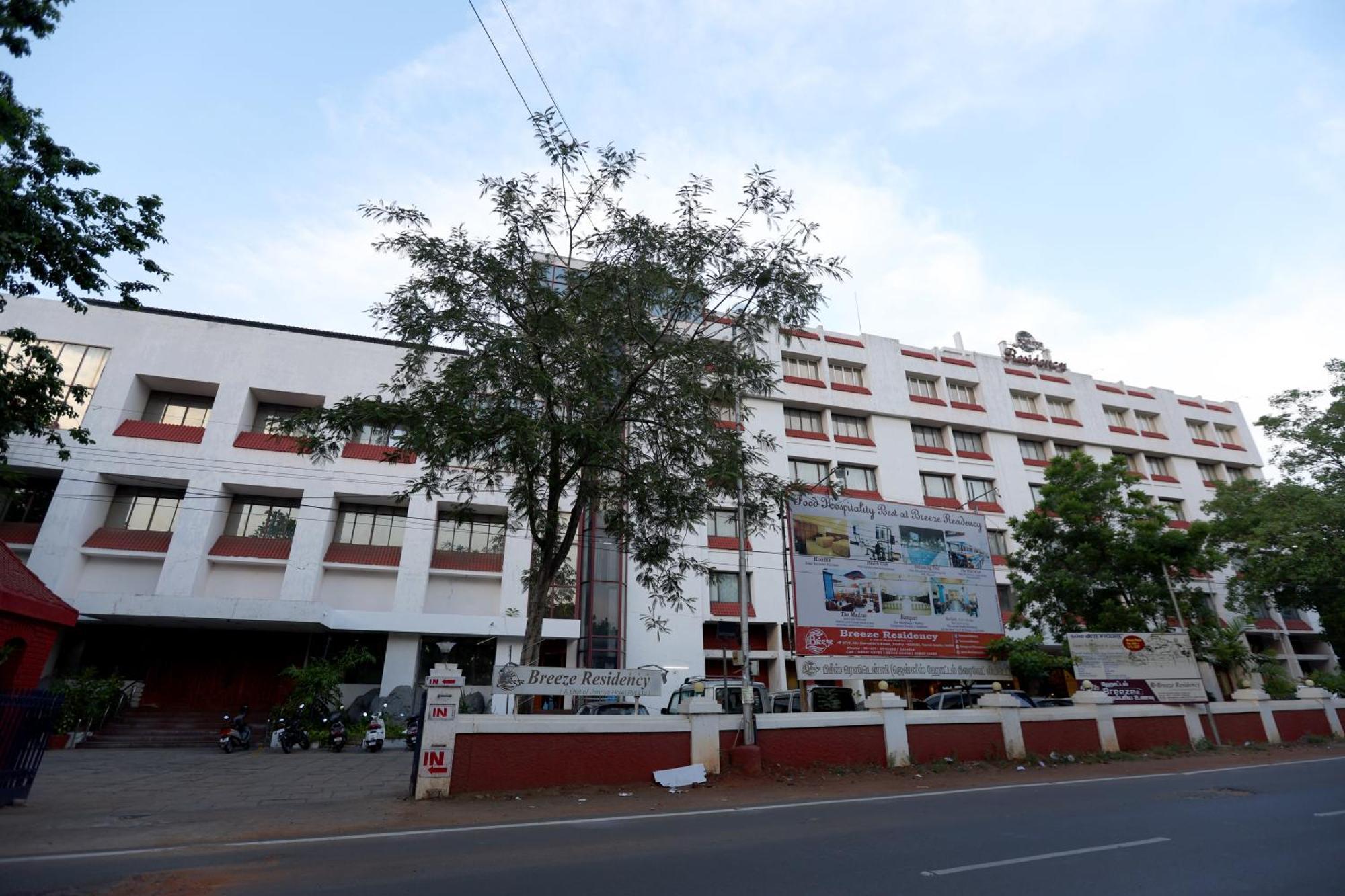 Breeze Residency Hotel Tiruchirappalli Exterior foto